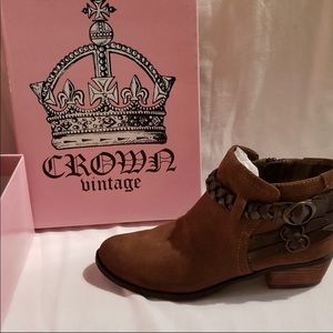 Crown vintage suede ankle boots booties - 7